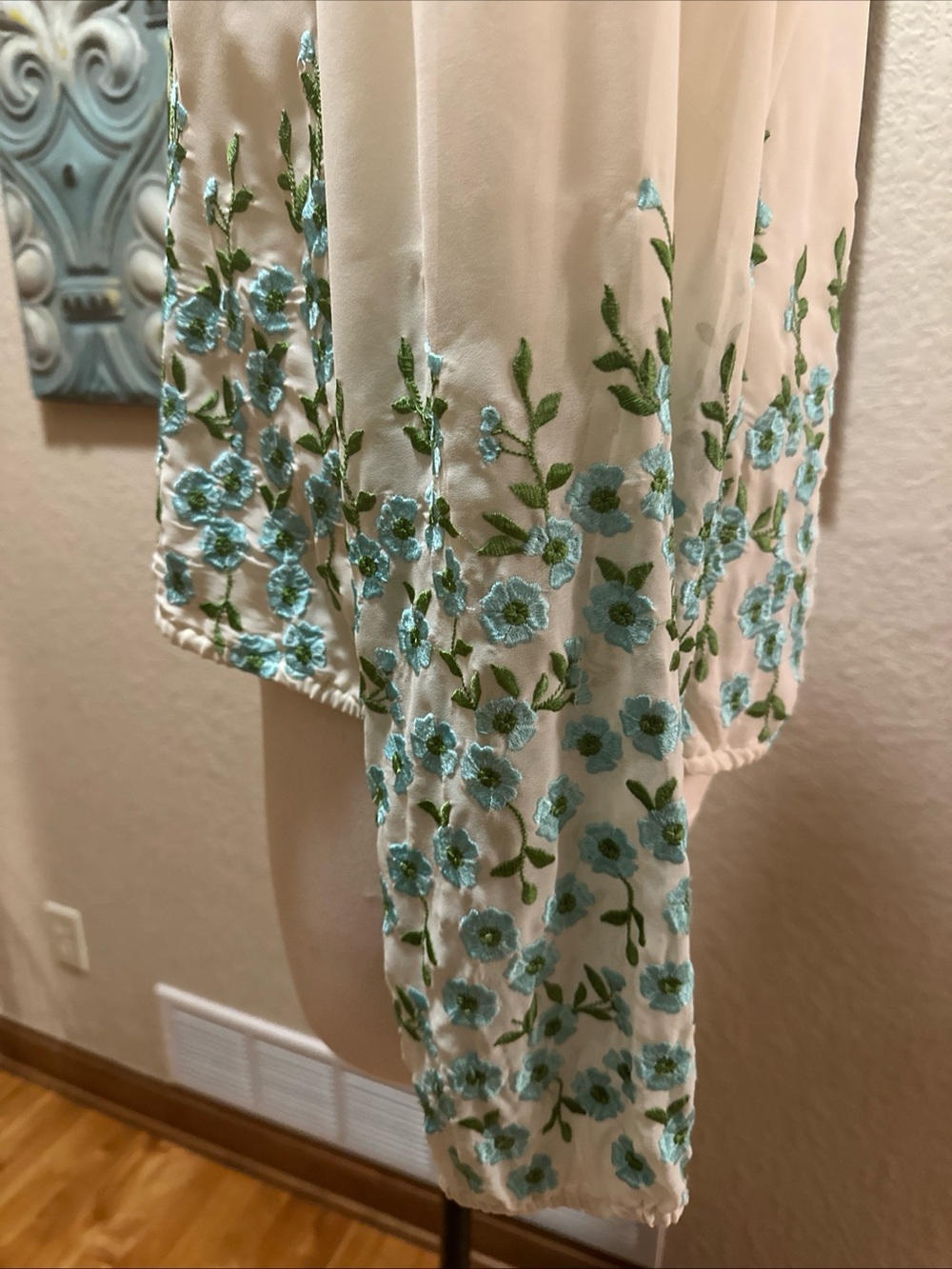 Free People Forget Me Not Embroidered Floral Blouse White Blue Boho Medium M - Picture 4 of 9